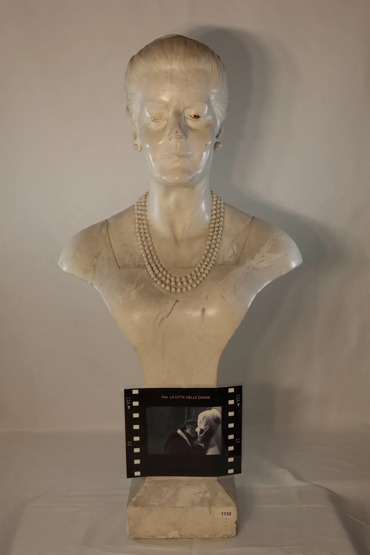 Bust - La Citta Delle Donne